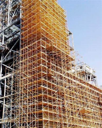 Having the right insurance is essential for carrying out scaffolding work on-site As a scaffolding professional, having the right insurance is essential for carrying out scaffolding work on-site. Here’s what you need to know about scaffolder insurance:
