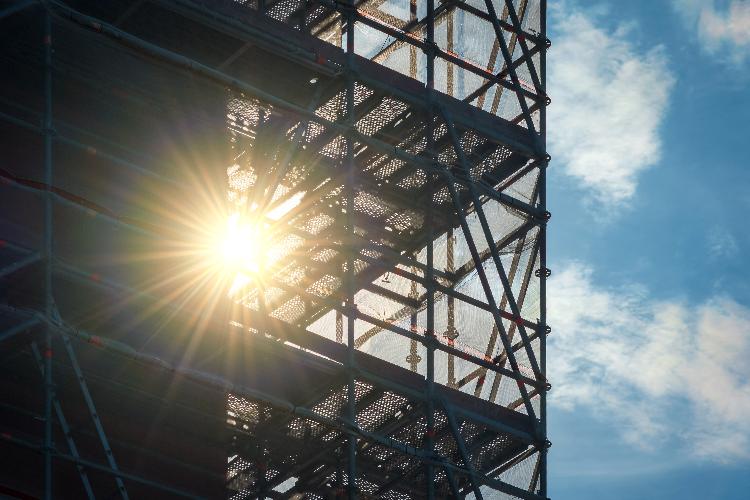Having the right insurance is essential for carrying out scaffolding work on-site As a scaffolding professional, having the right insurance is essential for carrying out scaffolding work on-site. Here’s what you need to know about scaffolder insurance: